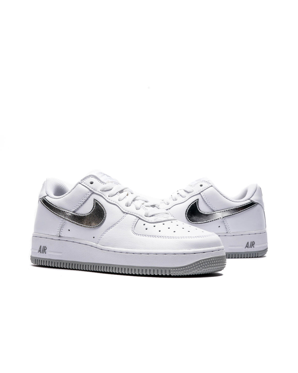 Nike air force 1 best sale low silver and gold